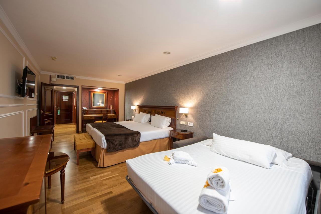 ยูโรสตาร์ อรากวานีย์ Hotel ซานติอาโก เด กอมโปสเตลา ภายนอก รูปภาพ