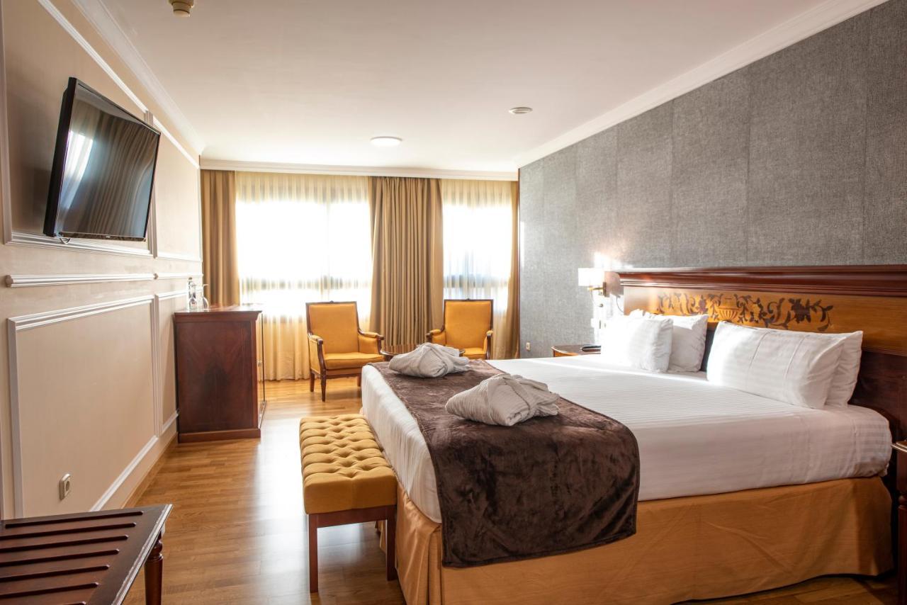 ยูโรสตาร์ อรากวานีย์ Hotel ซานติอาโก เด กอมโปสเตลา ภายนอก รูปภาพ