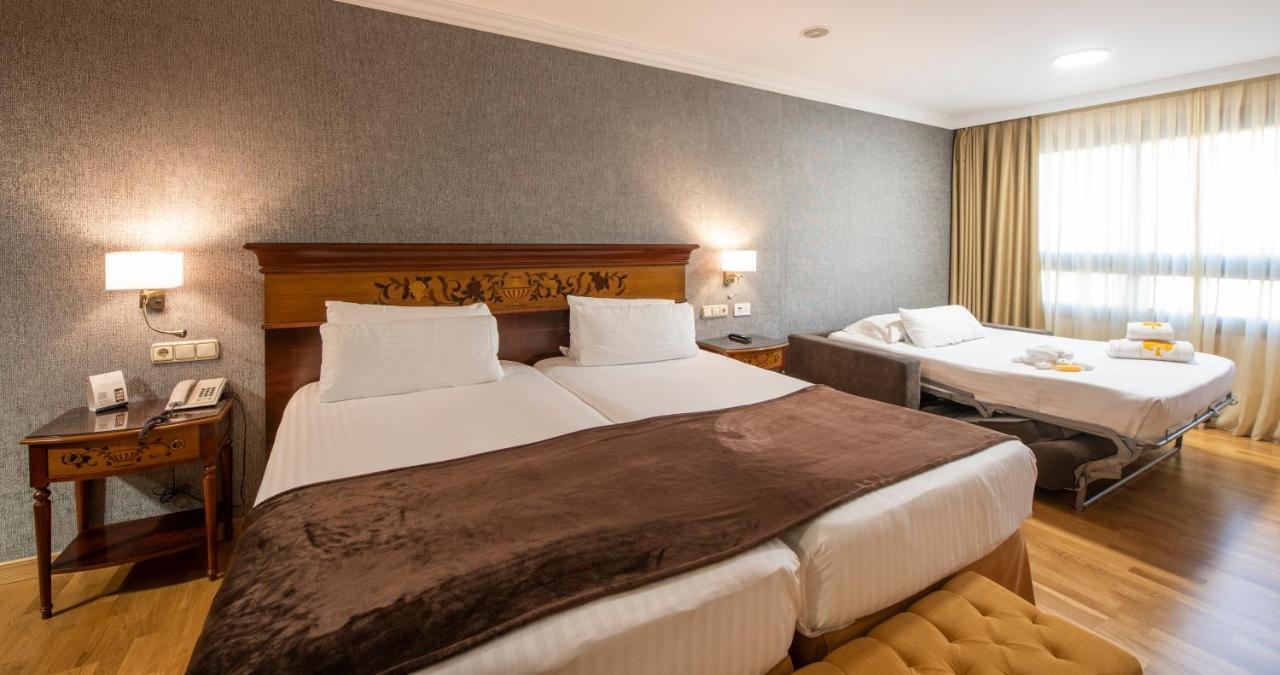 ยูโรสตาร์ อรากวานีย์ Hotel ซานติอาโก เด กอมโปสเตลา ภายนอก รูปภาพ