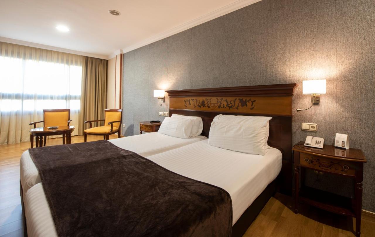 ยูโรสตาร์ อรากวานีย์ Hotel ซานติอาโก เด กอมโปสเตลา ภายนอก รูปภาพ