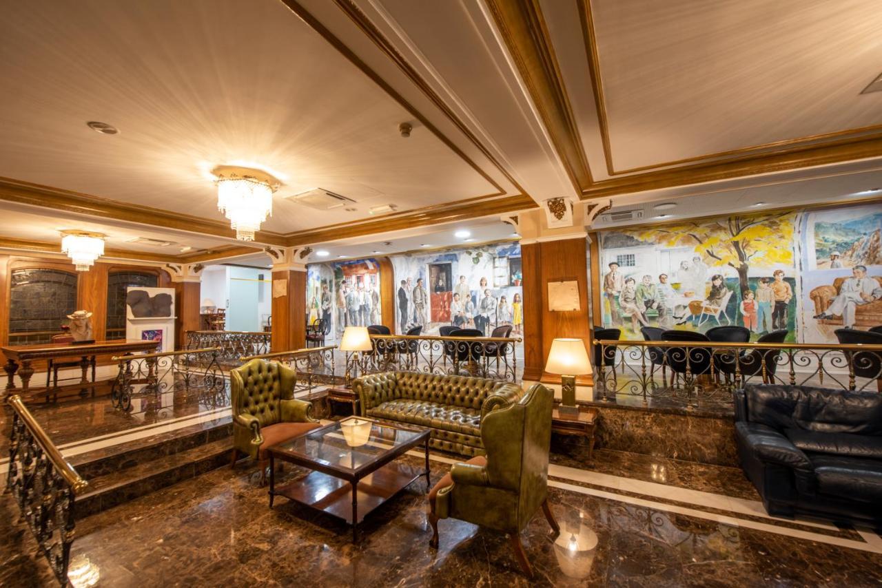 ยูโรสตาร์ อรากวานีย์ Hotel ซานติอาโก เด กอมโปสเตลา ภายนอก รูปภาพ Lobby